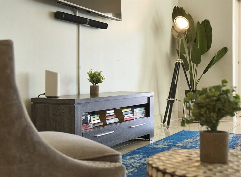 Building Photo - 571 94th Ave N