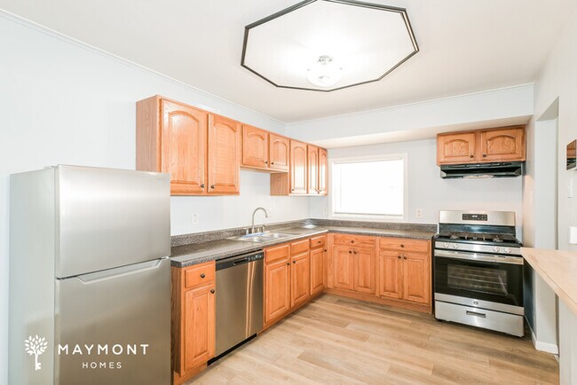 Building Photo - Charming 3-Bedroom Home on a Corner Lot