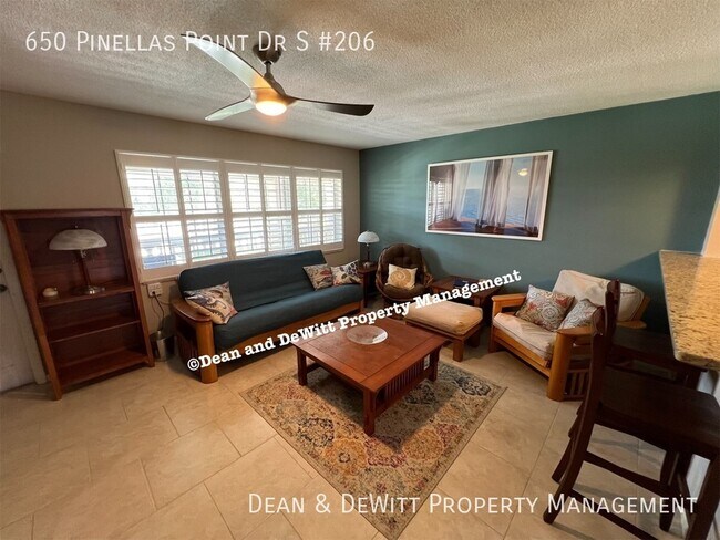 Building Photo - 650 Pinellas Point Dr S