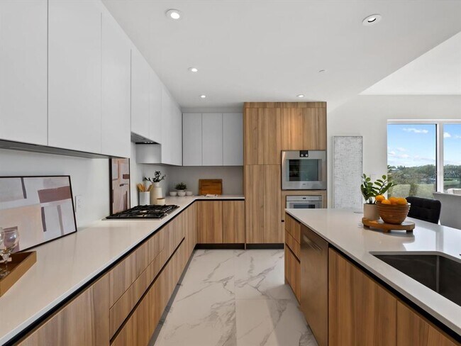 Building Photo - 1020 Sunset Point Rd