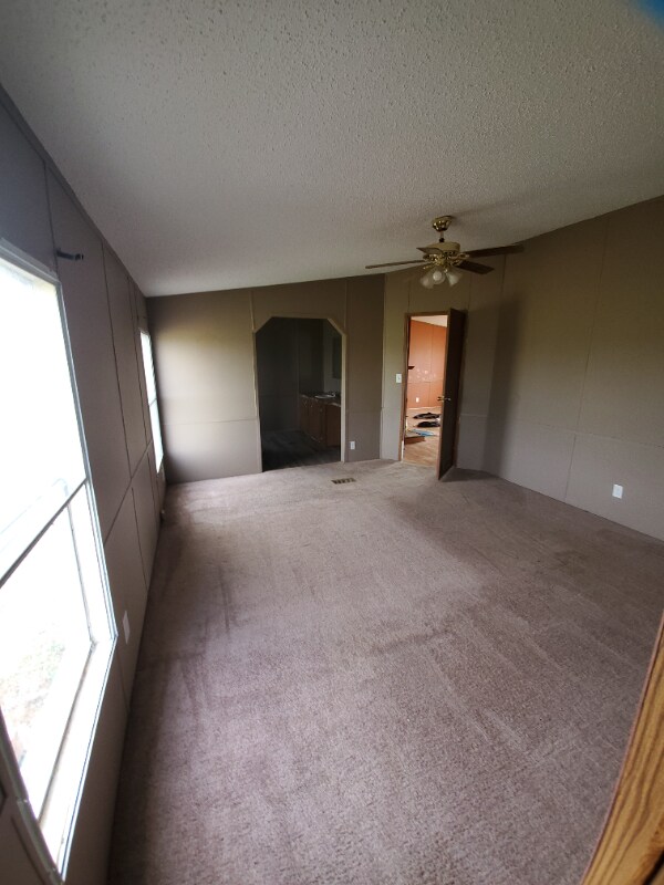 Building Photo - 4823 Drake Rd