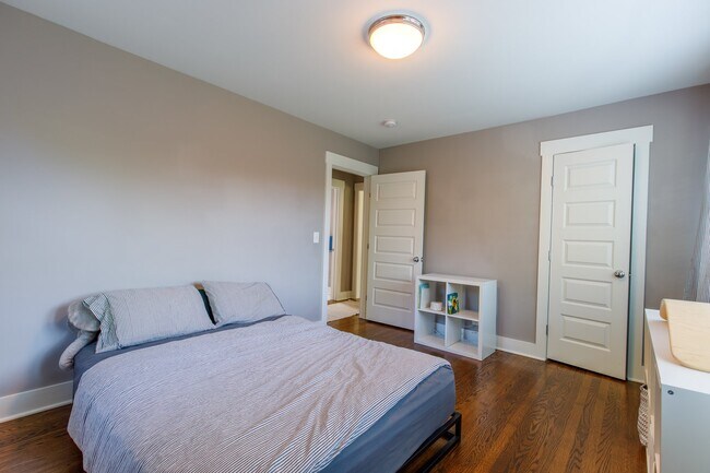 Building Photo - **APPLICATIONS APPROVED!**  Beautiful East Nashville Home on Porter for Lease!!