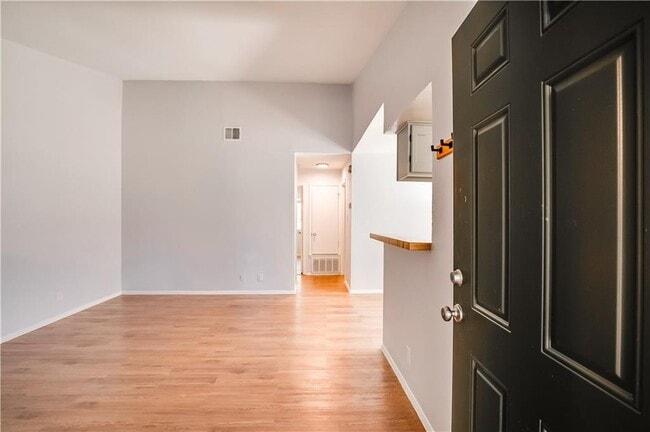 Building Photo - 12407 Tree Line Dr