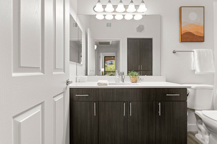 Building Photo - 9450 W Cabela Dr