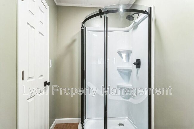 Building Photo - 25 Slade St