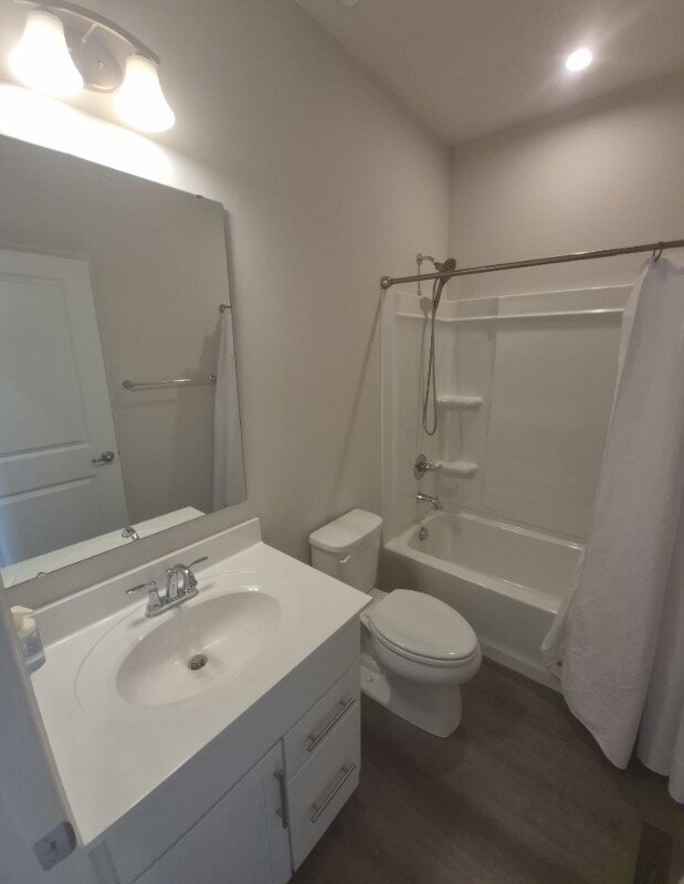 Building Photo - 18 Wentworth Ln