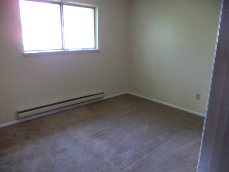 Building Photo - 5843 Lee Ave