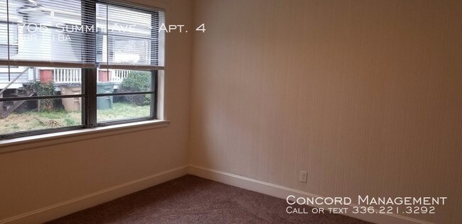 Building Photo - 705 Summit Ave Apt. #4
