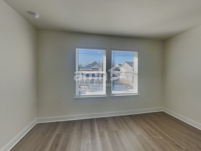 Building Photo - 3524 Shane Hill Rd SW