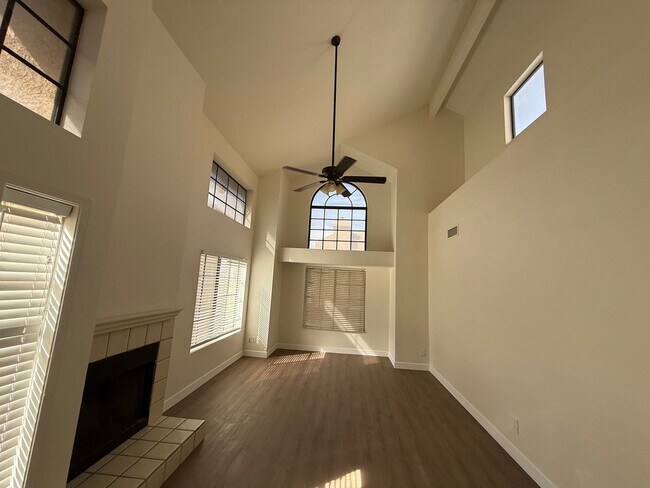 Building Photo - Chandler Home