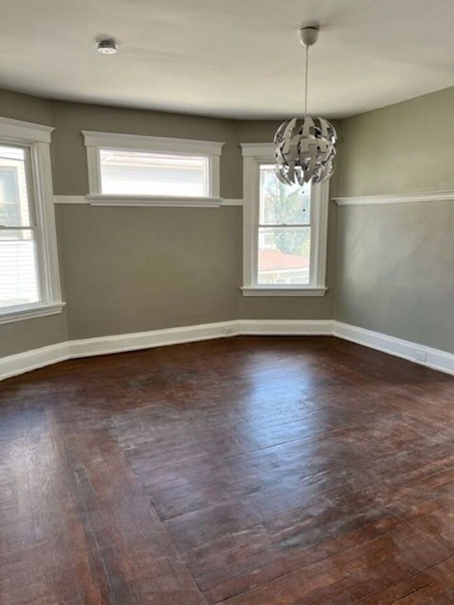 Building Photo - 1326 Chapel St