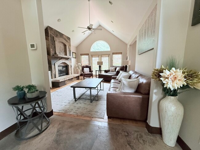 Building Photo - 271 Black Bear Dr