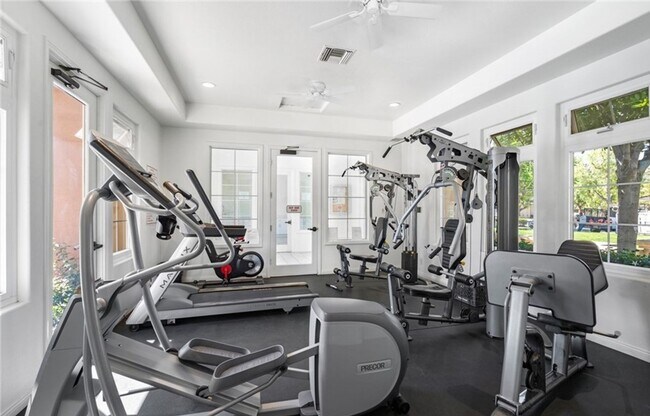 Building Photo - Your Dream Home Awaits in Summit Park – Br...
