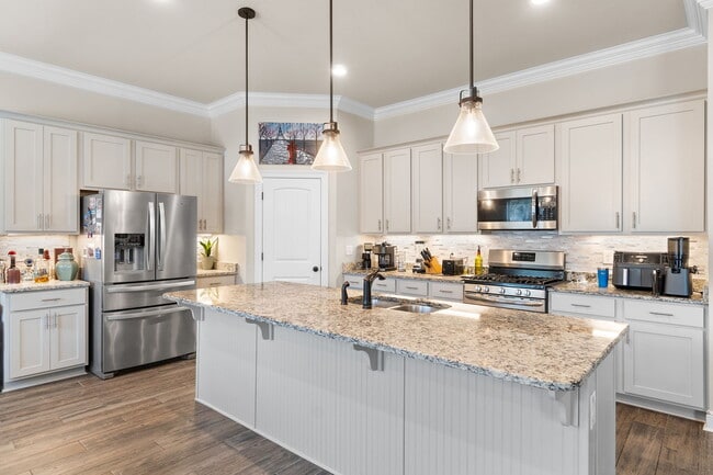Building Photo - 1464 Sabal Palm Dr