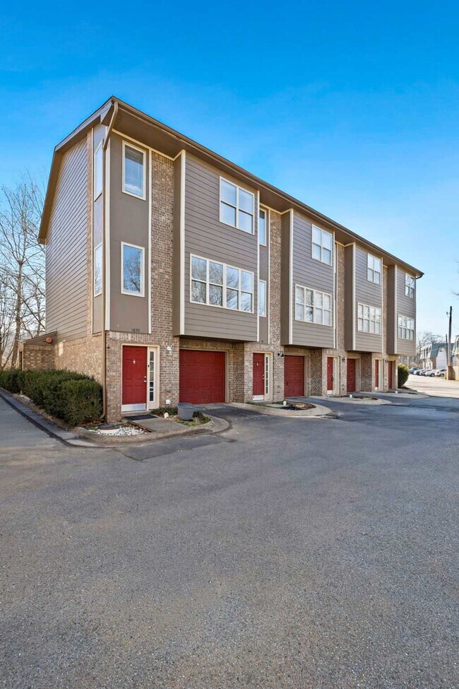 Building Photo - 1852 N Scull Creek Dr