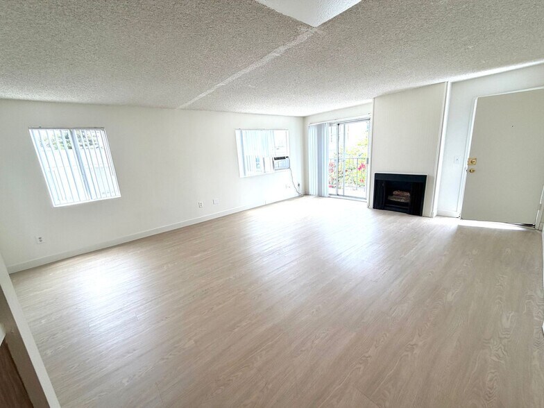 Building Photo - 3432-3434 S Centinela Ave