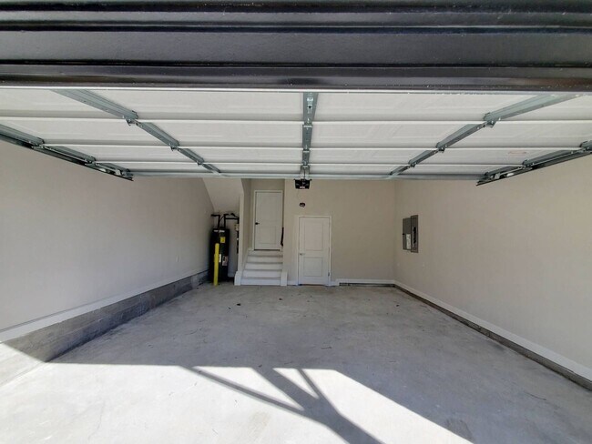 Building Photo - BRAND NEW TOWNHOMES AVALIABLE NOW