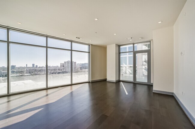 Building Photo - 4521 San Felipe St