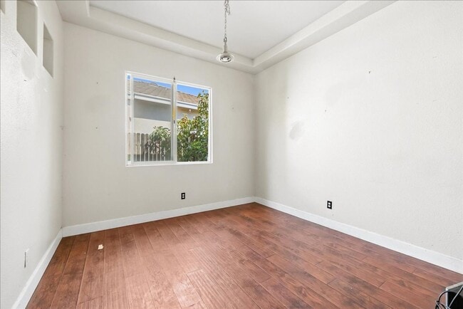 Building Photo - 5733 Spenlow Way