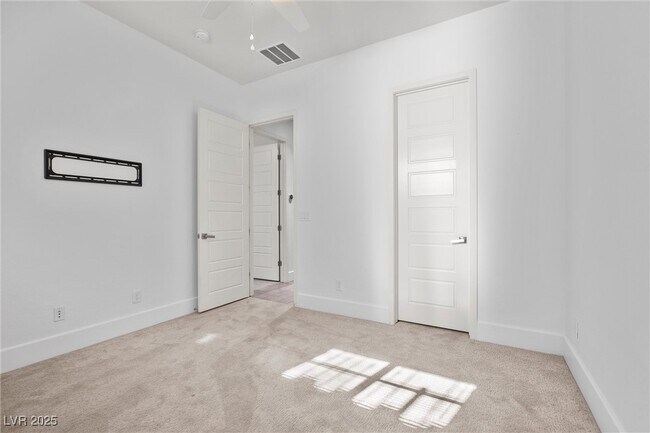 Building Photo - 6243 Carol Butte Ct