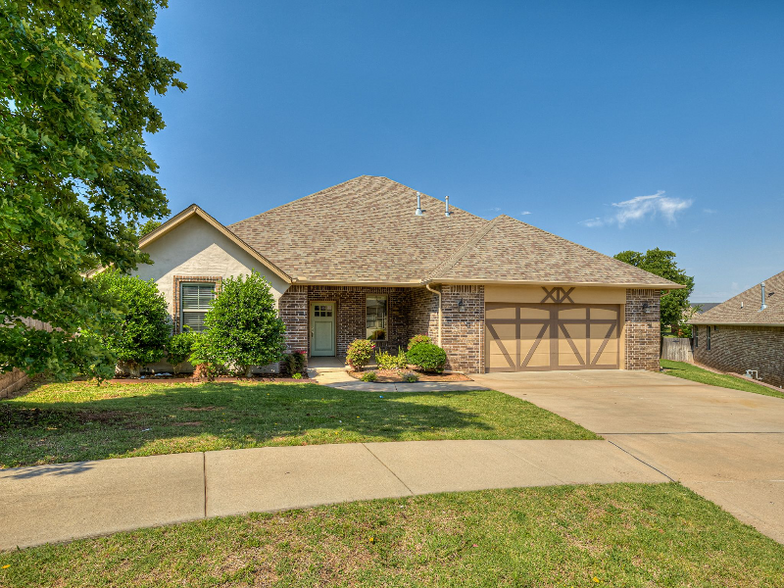 Building Photo - 2709 Pacifica Ln