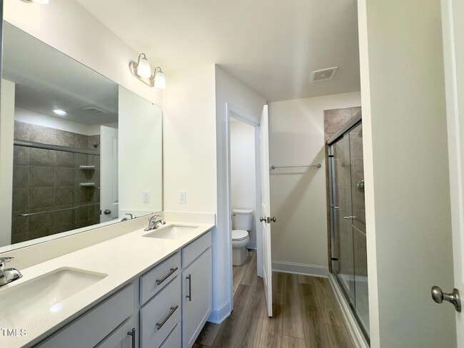 Building Photo - 23 Bibury Wy