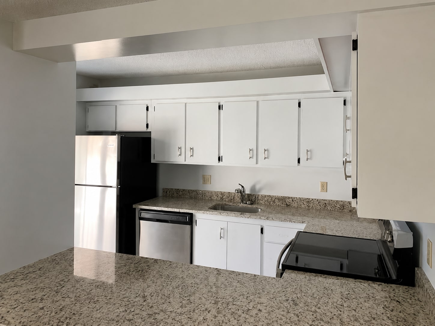 Building Photo - 2228 White Pine Cir