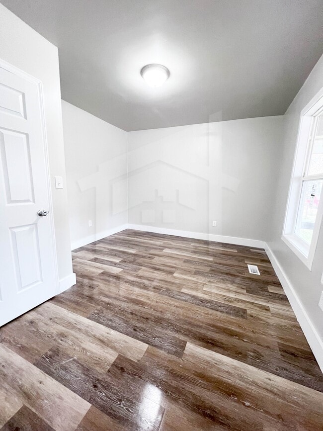 Building Photo - 2026 S State Ave