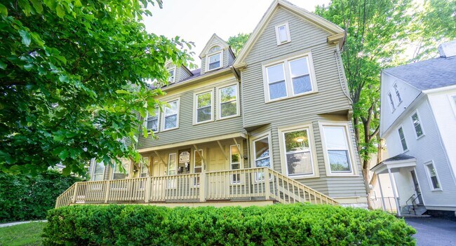 AVAILABLE 8/1/26 3 Story Townhouse On Qui... - AVAILABLE 8/1/26  3 Story Townhouse On Qui...