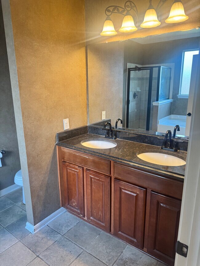 Building Photo - 11303 English Rose Trail