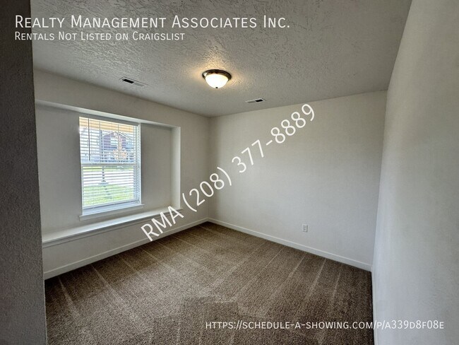 Building Photo - 3794 E Berwick Dr