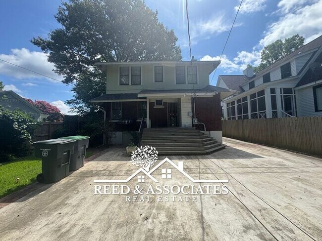 Building Photo - Spacious: 3 Bedroom in Colonial - Yorkshire!