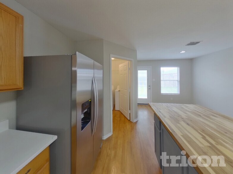 Building Photo - 12630 Carpenter Ln