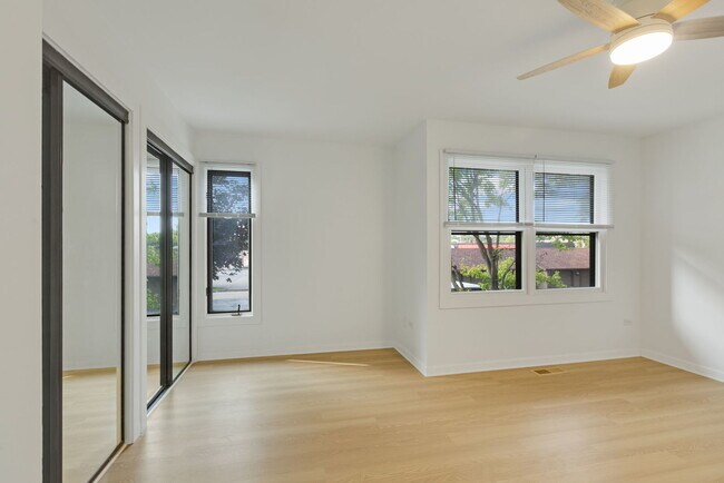 Building Photo - 620 N Hough St