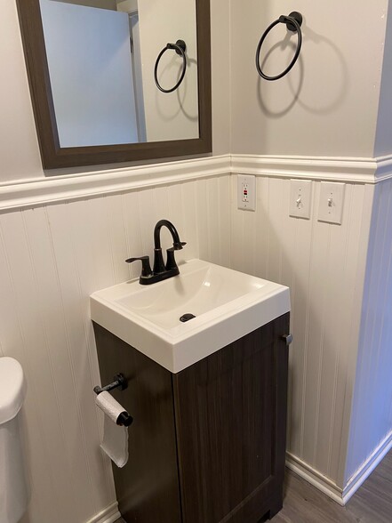 Bathroom 2 - 11 Brierway Dr