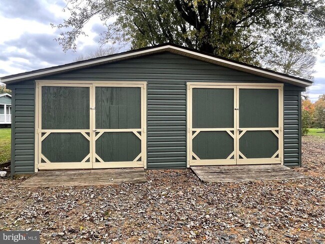 Building Photo - 313 Windsor Ct