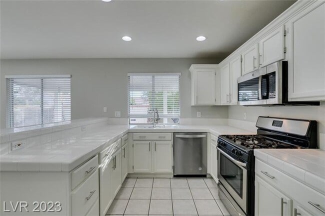 Building Photo - STUNNING 2 STORY HOME IN SUMMERLIN WITH POOL 89134