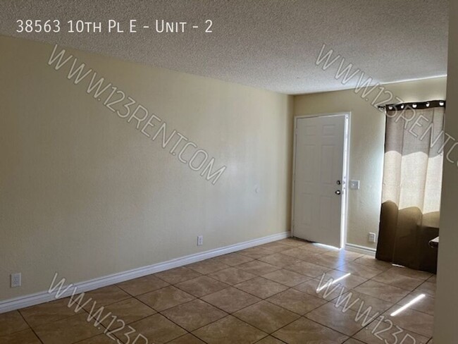 Building Photo - 1BD/ 1BTH APT EAST PALMDALE