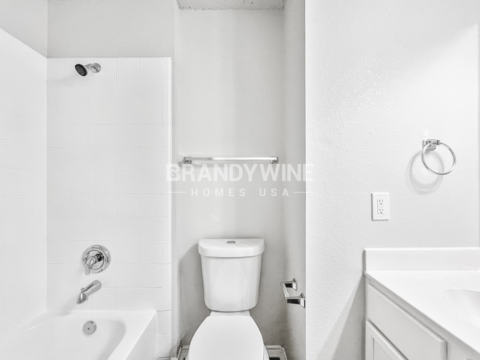 Building Photo - 3318 Lochwood Dr