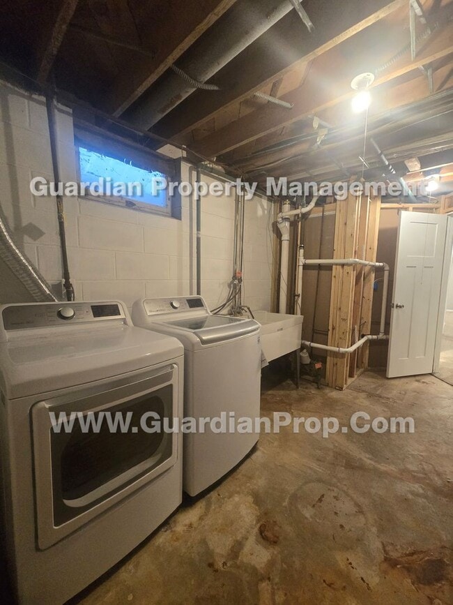 Building Photo - Available now! House with LVP flooring, Walk Out Patio, fenced yard, 2 car attached garage