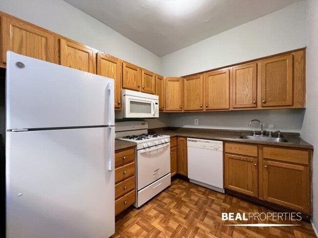 Building Photo - 2 bedroom in CHICAGO IL 60640