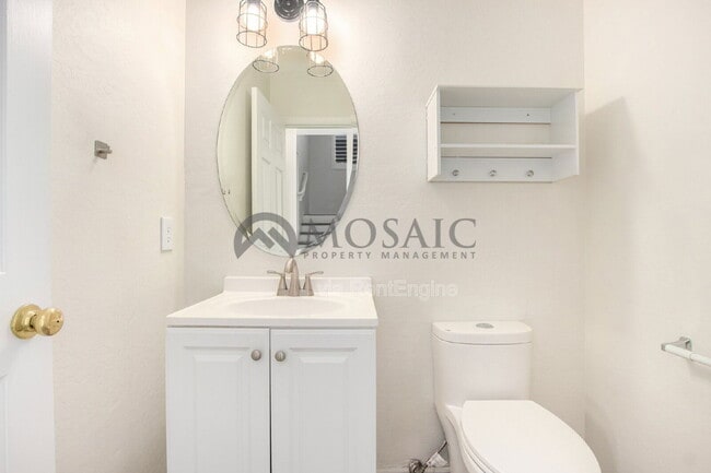 Building Photo - 44196 Askew Dr