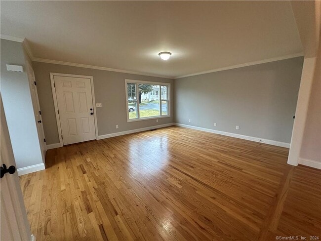 Building Photo - 562 Light St