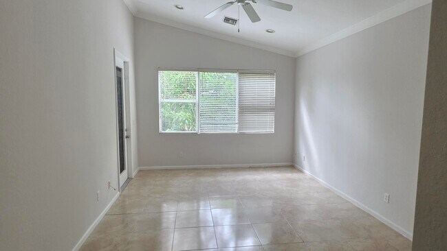 Building Photo - 2264 Newport Isles Blvd