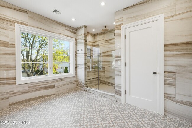 Building Photo - 84 Cooper Ave