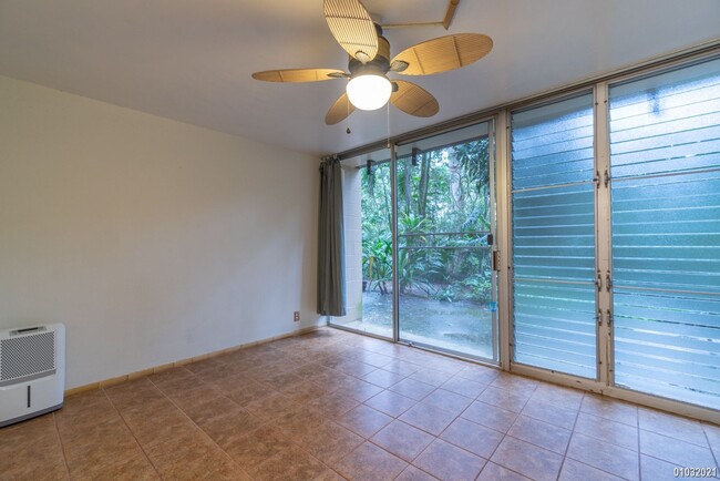 Building Photo - Pet Friendly 2-Bedroom, 1-Bath, 2-Parking ...