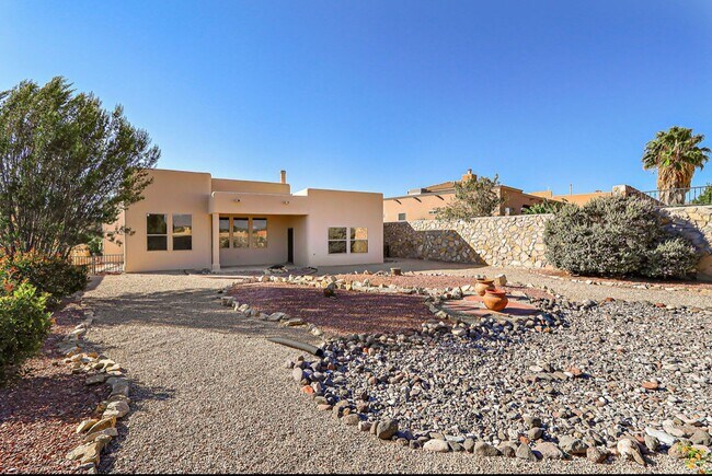 Building Photo - Beautiful Home in Sonoma Ranch with Amazin...