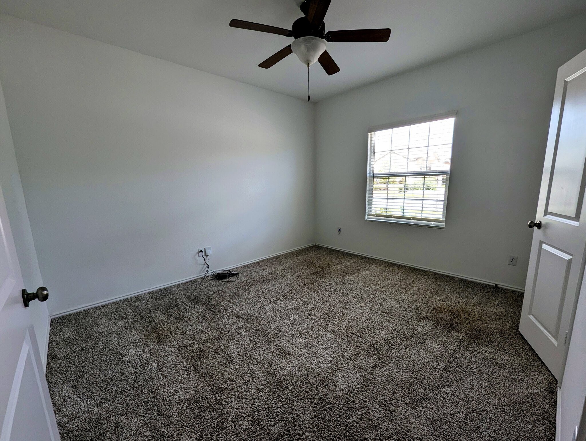 Building Photo - 1005 Bluewood Bend