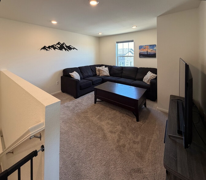 Building Photo - 2497 Winding Dr