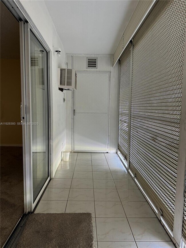 Building Photo - 149 Preston Way